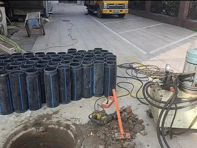 阜康PE置换管厂家 DN315置换管 非开挖管短管置换